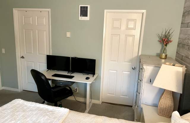 225 West El Norte Parkway