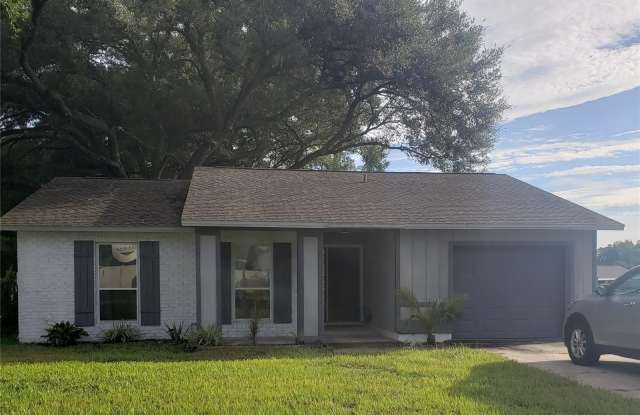 404 KING LOUIS Court