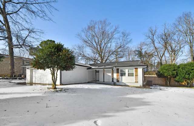 Pet Friendly Three Bedroom!