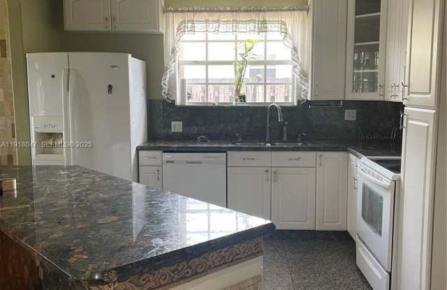 232 SW 7th Avenue 0, Hallandale Beach, FL 33009