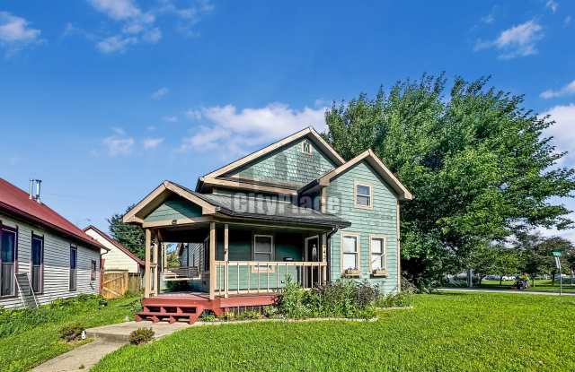 942 Fayette St