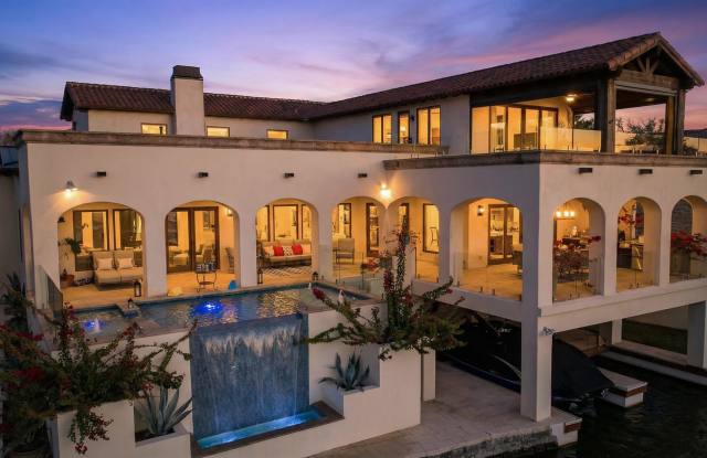 Photo of 127 Applehead Island Drive