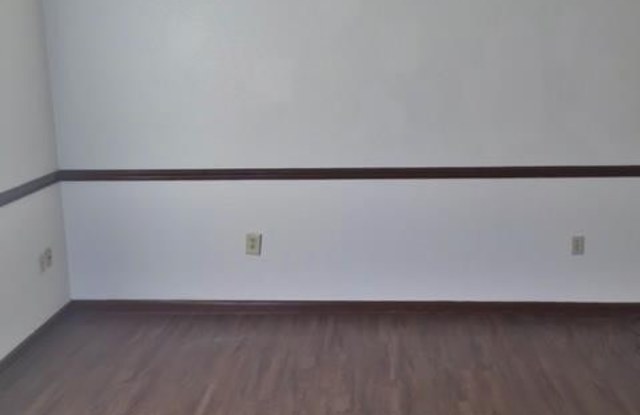 900 McCulloch Street