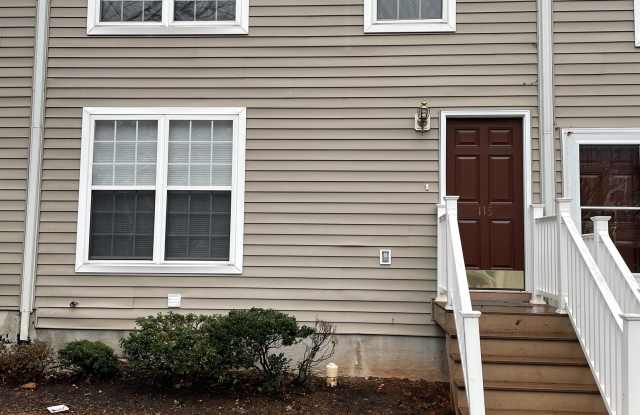 115 Hartford Ct