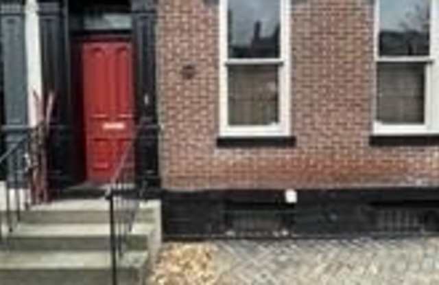 617 Avery St