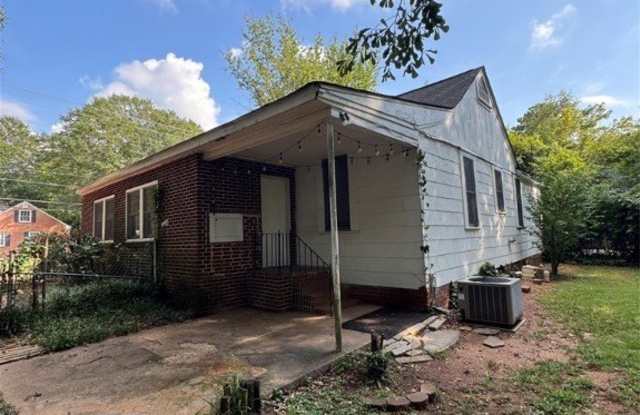 1980 S Lumpkin Street unit: B