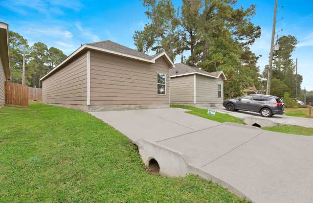 Freshly Updated Lake Conroe Gem Minutes from I-45!