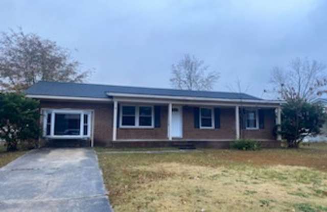 610 Freda Ct