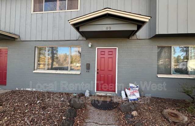 Photo of 609 W Dale Ave