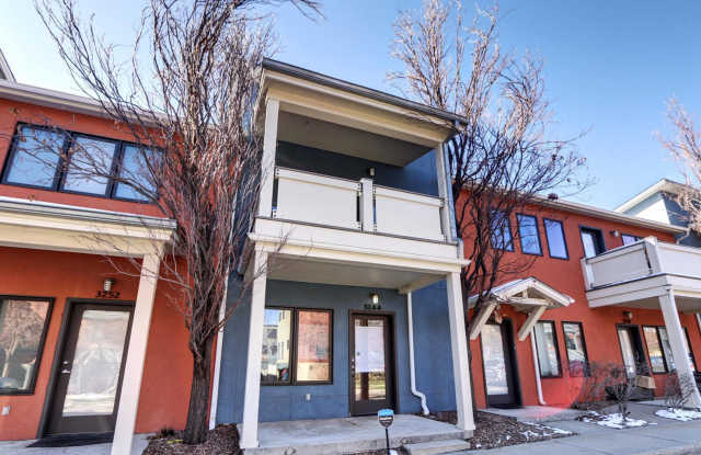 Renovated 1 Bedroom 1 Bathroom Townhome in the Posh Steel Yards Development! Available July 2025