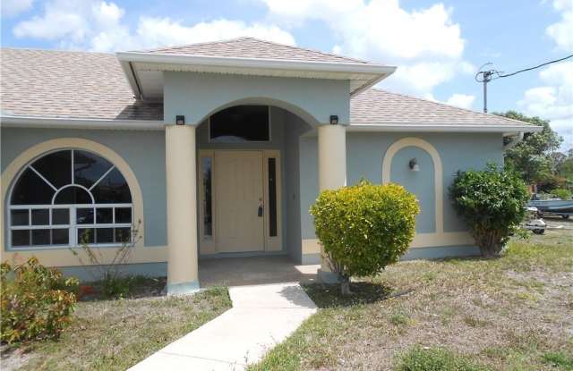 Photo of 407 Chamonix Avenue S