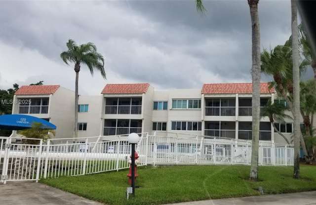 Photo of 120 Lakeview Dr