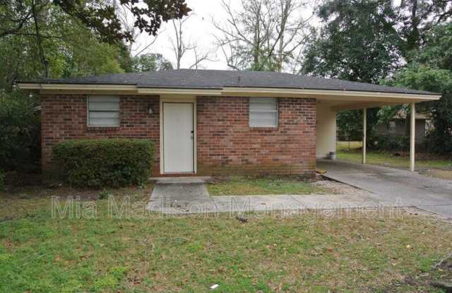 106 Helmken St