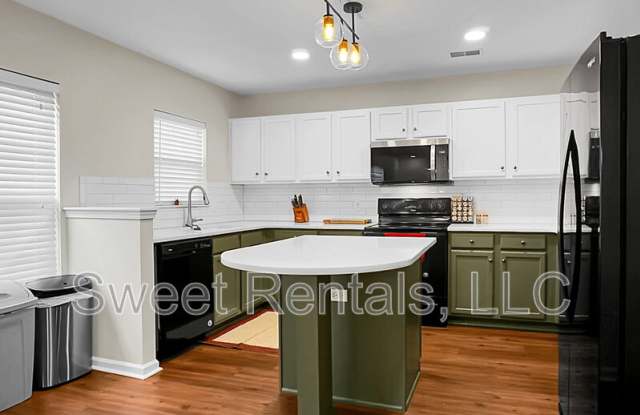 Photo of 124 Larkspur Dr