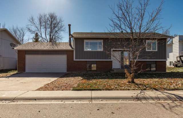 807 Foxtail Street