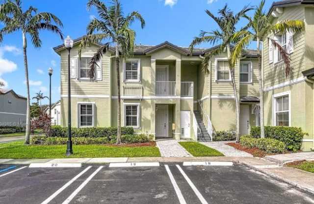 2934 SE 1st Dr, Unit 11