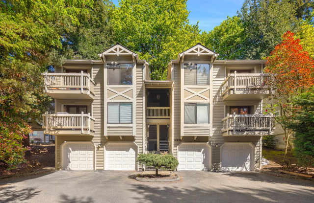 Beautifully Updated 2-Bedroom, 2-Bath Condo Near Downtown Kirkland