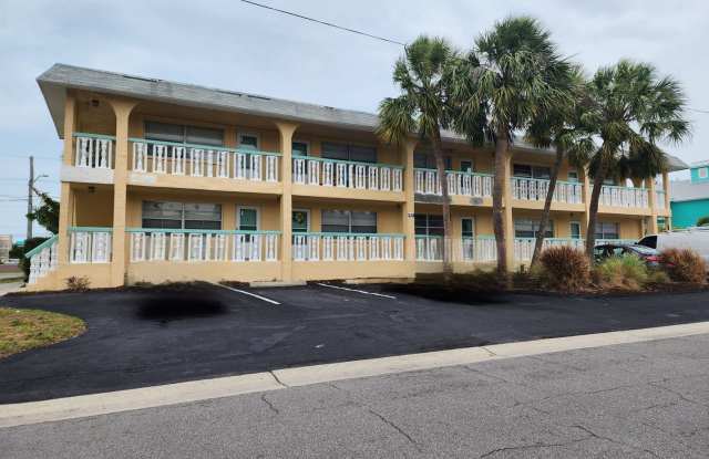Updated One Bedroom Apartment  Near Downtown Gulfport
