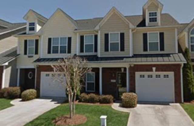 Stylish Braxton Gate Townhome with Garage & Main-Level Primary Suite