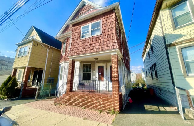 53 MAPLE ST - 53 Maple Street, Kearny, NJ 07032