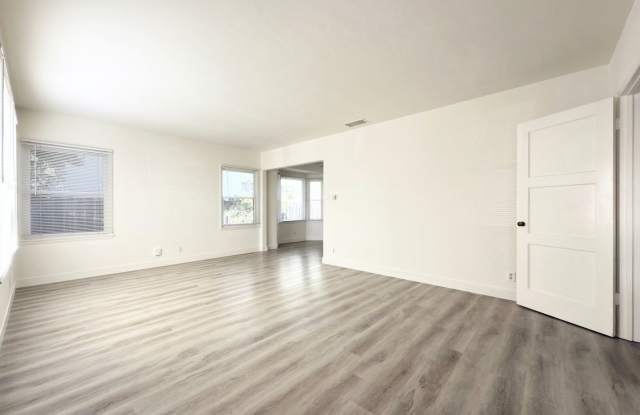 Coastal Charm Full of Upgrades!