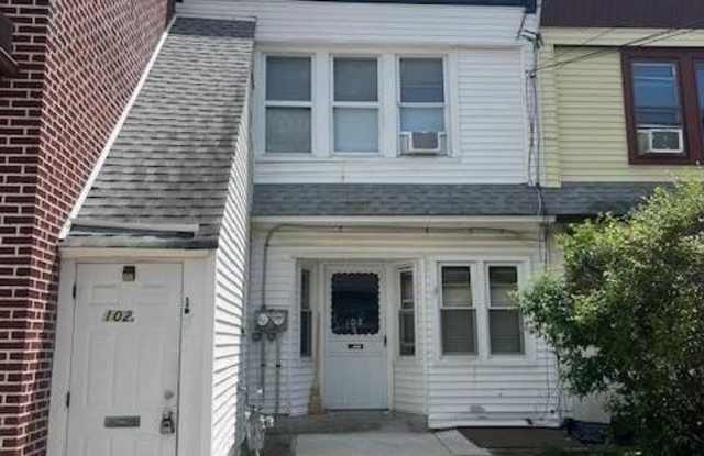 102 CHESTNUT Street unit: 2Nd Floor