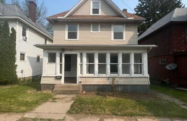 228 E 26TH