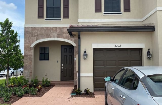 3202 W 108 street - 3202 W 108 St, Hialeah, FL 33018