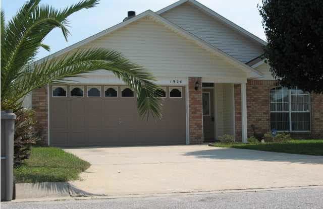 1924 GULF BAY LN - 1924 Gulf Bay Lane, Escambia County, FL 32506