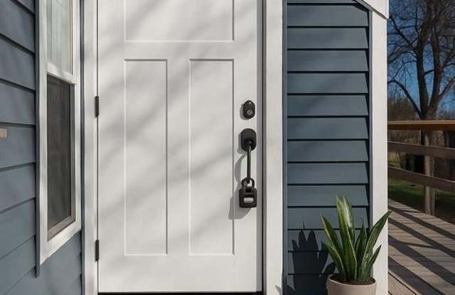 Photo of 306 E Hughbert Street