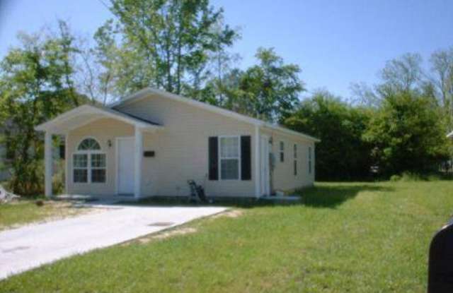 Coming Soon - Call for Details - Home in the City Limits! - 311 Paxton Street, Elizabeth City, NC 27909