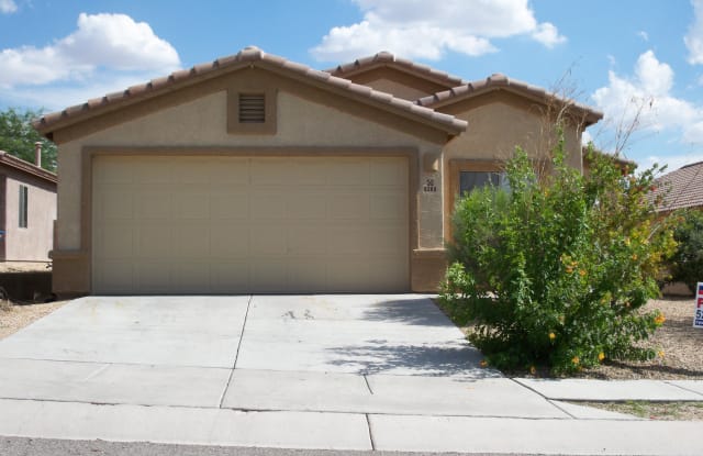 8388 E Sarnoff Ridge Loop - 8388 East Sarnoff Ridge Loop, Tucson, AZ 85710