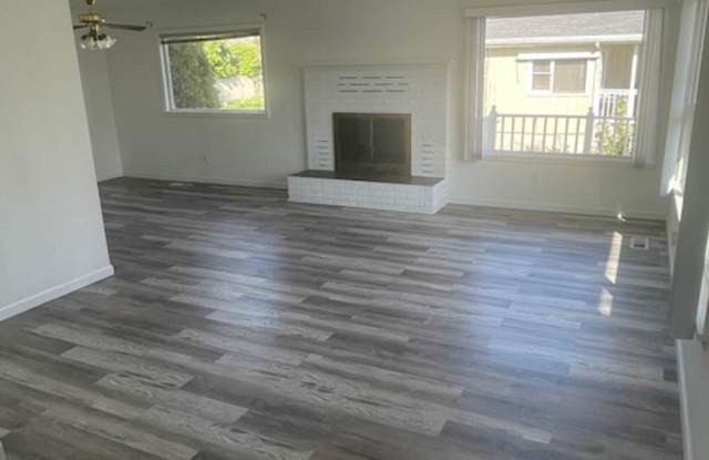 231 Southeast Valley Drive