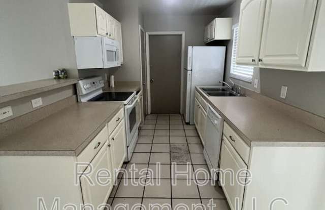 490 Kentucky Woods Ln. W