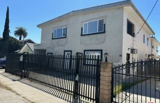 Photo of 4534 Kingswell Ave