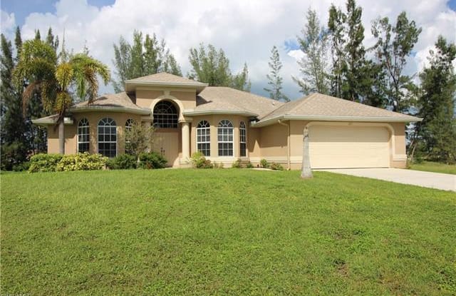 627 SW 22nd TER - 627 Southwest 22nd Terrace, Cape Coral, FL 33991