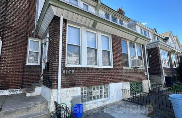 Photo of 104 W Spencer Ave