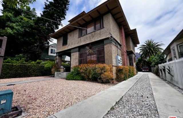 Photo of 2108 Oak St unit: B