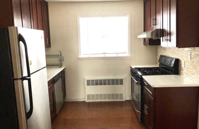 70-19 164 St - 70-19 164th Street, Queens, NY 11365