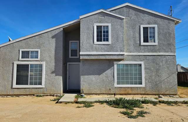 Two-Story 4BD Home with Central A/C, Fireplace  Oversized Yard