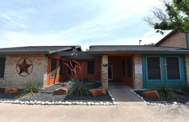 Plaza Square Apartments