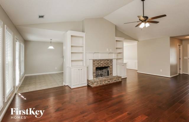 1514 Blakewood Trail