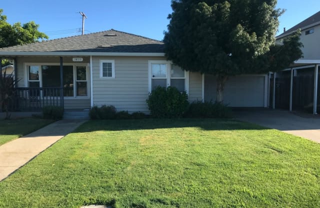 1409 W LOCKEFORD ST - 1409 West Lockeford Street, Lodi, CA 95242