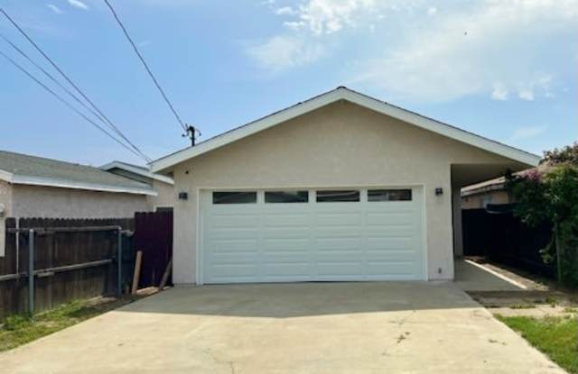 15247 Mariposa Ave