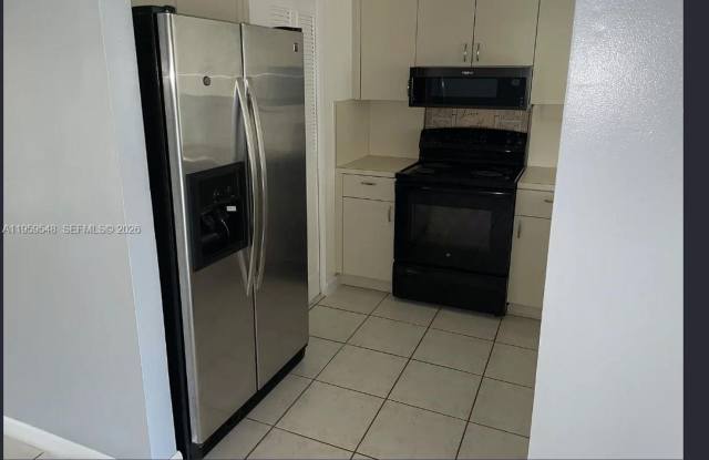 7061 NW 15th Street 2, Plantation, FL 33313