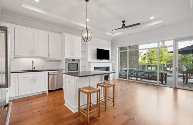 Photo of 155 Wingo Way unit: 413