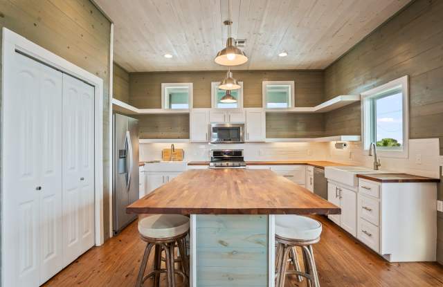 100 Port Isabel Street