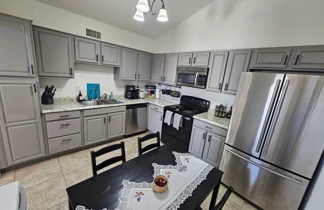 LONG TERM SHORT  TERM /UNFURNISHED  NO UTILITIES ~   PARTIALLY   FURNISHED