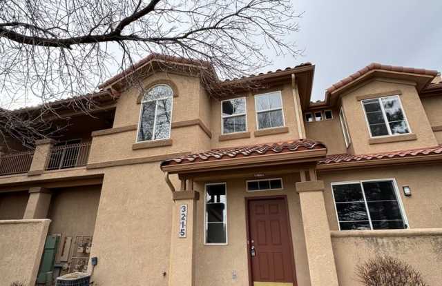 Gorgeous 2bd 2ba Condo in Southwest Colorado Springs!
