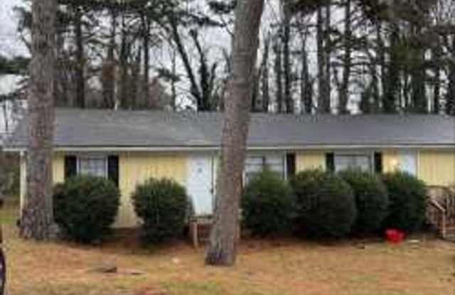 Photo of 646 Greenfield St, Apt B